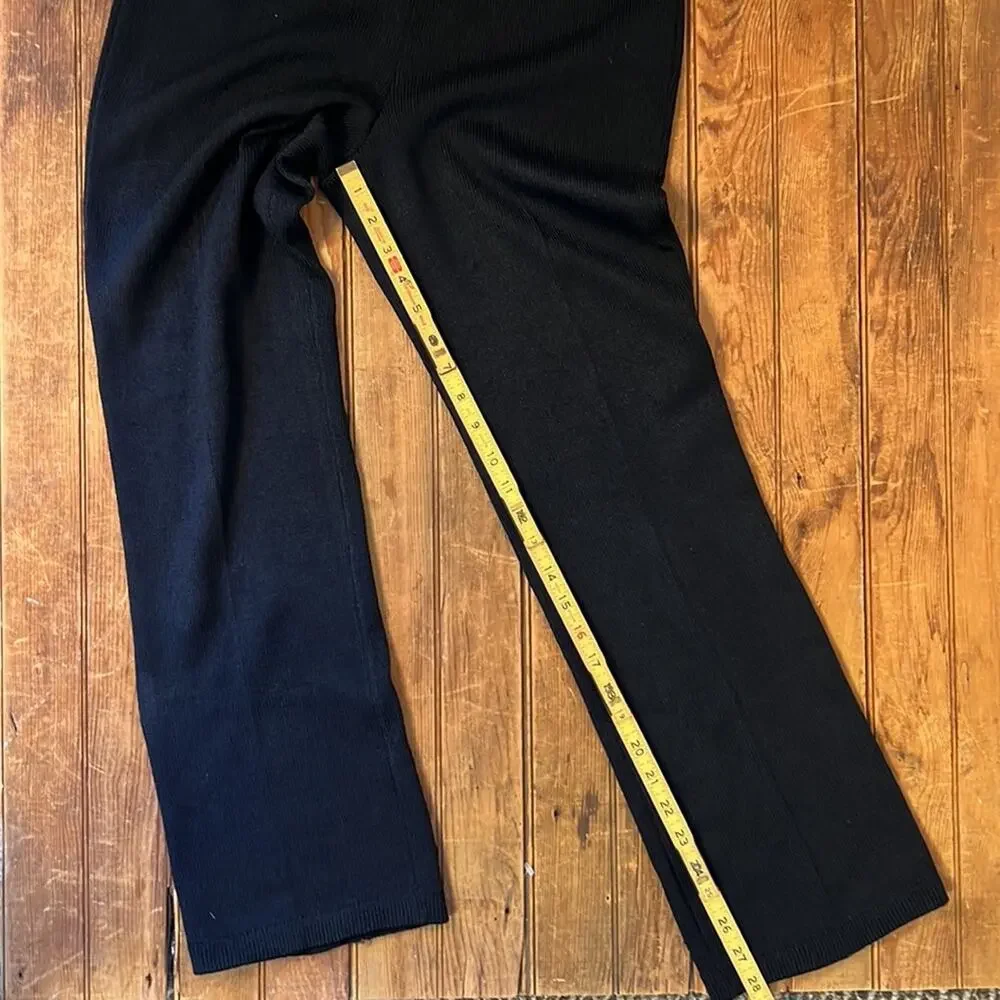 Women’s vintage St John Santana knit black pants size small